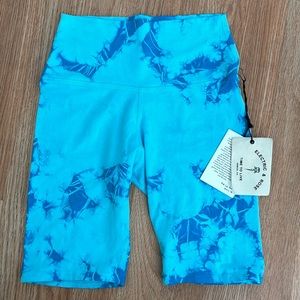 Electric & Rose Cali Blue Tie Dye Biker High Rise Shorts Size Small NWT